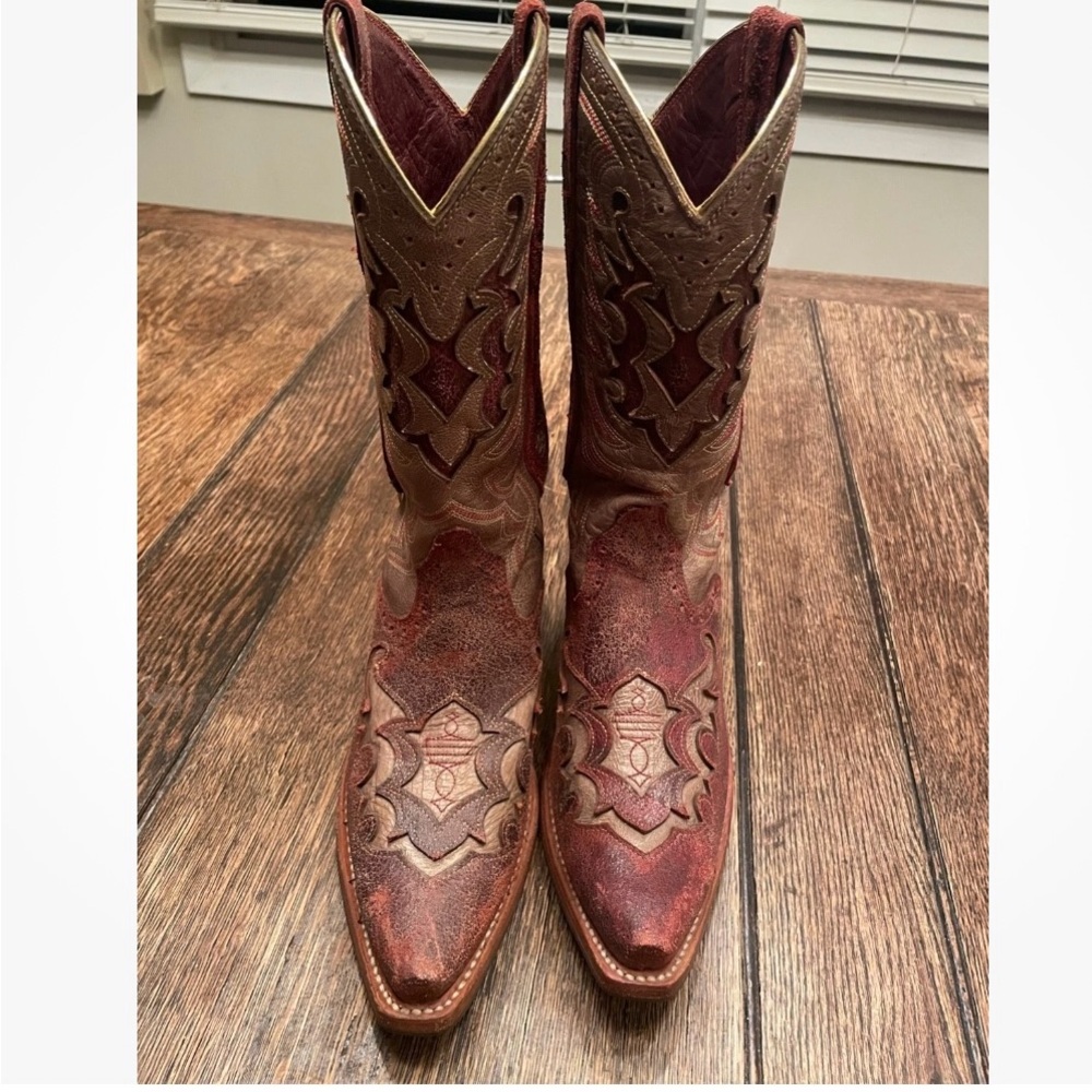 Ariat Burgundy and Gold Leather Boots read description